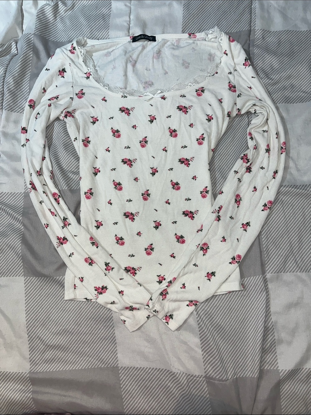 White Long-Sleeve Ribbed Top with Pink flower Print